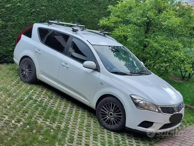 Usata Kia Ceed Sportswagon 90 CV (66 kW) 2011 Bianco Station wagon