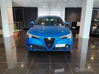 Käytetty Alfa Romeo Stelvio 209 HP (153 kW) 2021 Sininen Katumaasturi