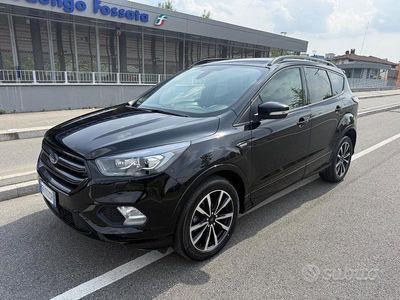 Usata Ford Kuga ST-Line 120 CV (88 kW) 2018 Nero SUV