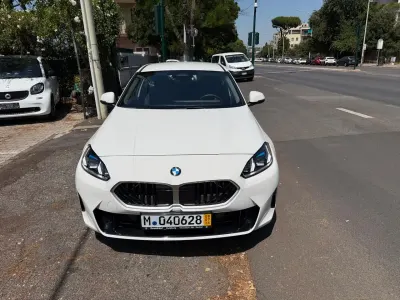 Usata BMW 120 Advantage 156 CV (114 kW) 2025 Bianco Utilitaria
