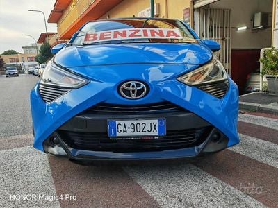 Usata Toyota Aygo X-clusiv 72 CV (52 kW) 2020 Blu Utilitaria