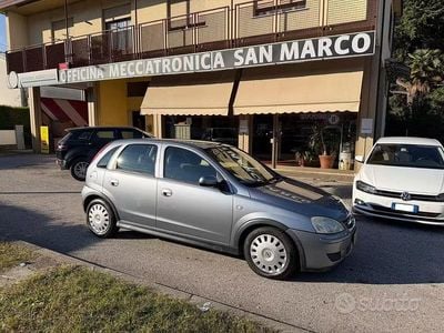 Usata Opel Corsa Club 60 CV (44 kW) 2004 Grigio Utilitaria