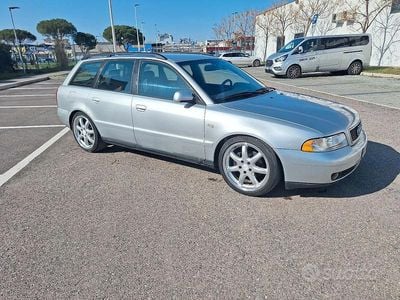 Usata Audi A4 110 CV (80 kW) 1999 Grigio Station wagon