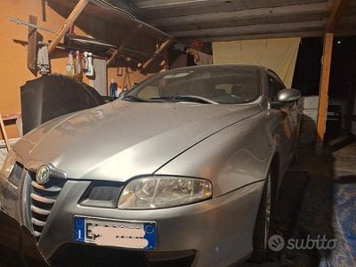 Usata Alfa Romeo GT 150 CV (110 kW) 2004 Grigio Coupé