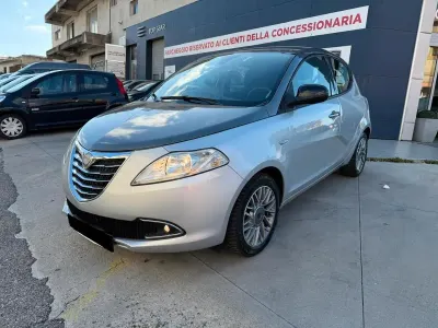 Usata Lancia Ypsilon S 85 CV (62 kW) 2011 Grigio Utilitaria