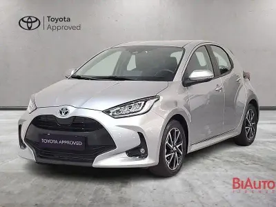 Usata Toyota Yaris Hybrid Trend 115 CV (84 kW) 2022 Grigio Berlina