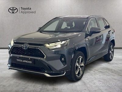 Begagnad Toyota RAV4 Hybrid 306 HK (225 kW) 2022 Grå SUV
