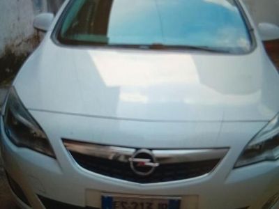 Usata Opel Astra 110 CV (80 kW) 2014 Bianco Berlina