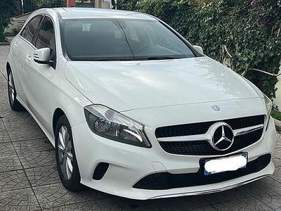 Usata Mercedes A180 109 CV (80 kW) 2016 Bianco Berlina