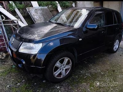 Käytetty Suzuki Vitara 75 HP (55 kW) 2007 Musta Katumaasturi