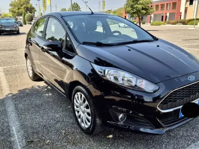 Usata Ford Fiesta 60 CV (44 kW) 2016 Nero Utilitaria