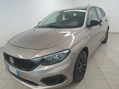 Usata Fiat Tipo Business 95 CV (69 kW) 2020 Oro Station wagon