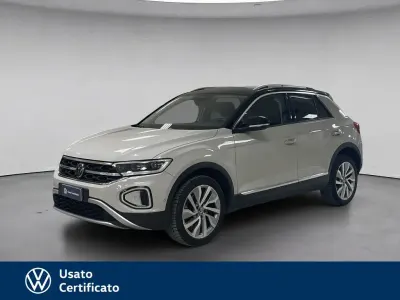 Usata VW T-Roc Style 150 CV (110 kW) 2023 Nero / pastello SUV