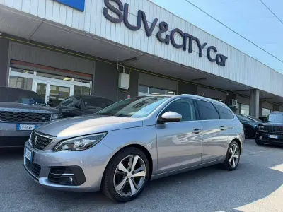 Usata Peugeot 308 SW Allure 120 CV (88 kW) 2018 Grigio Station wagon