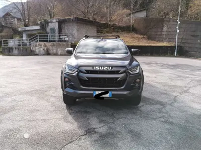 Usata Isuzu D-Max 163 CV (119 kW) 2021 Grigio Pick-up