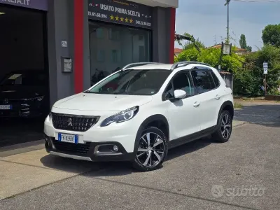 Usata Peugeot 2008 110 CV (80 kW) 2017 Bianco SUV