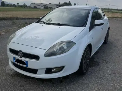 Usata Fiat Bravo Sport 105 CV (77 kW) 2012 Bianco Utilitaria