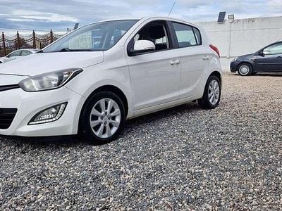 Usata Hyundai i20 Edition 75 CV (55 kW) 2012 Bianco Utilitaria