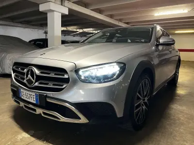 Usata Mercedes E220 All-Terrain 194 CV (142 kW) 2021 Argento Station wagon