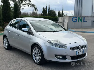 Usata Fiat Bravo 120 CV (88 kW) 2011 Grigio Utilitaria