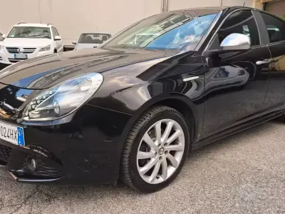Occasion Alfa Romeo Giulietta Exclusive 140 ch (102 kW) 2011 Noir Citadine