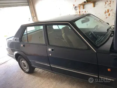 Begagnad Alfa Romeo Giulietta 109 HK (80 kW) 1982 Blå Sedan