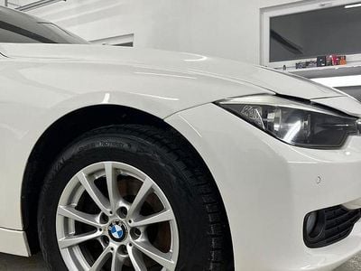 Begagnad BMW 318 150 HK (110 kW) 2015 Vit Kombi