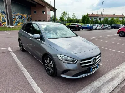 Begagnad Mercedes 200 150 HK (110 kW) 2022 SUV