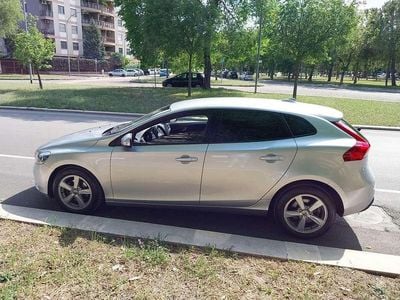 Gebraucht Volvo V40 Business Edition 120 PS (88 kW) 2017 Grau Limousine