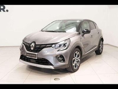 Usata Renault Captur Techno 143 CV (105 kW) 2023 Grigio SUV