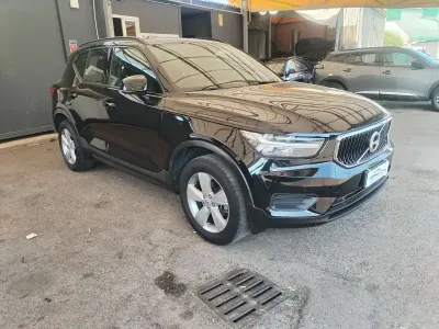 Usata Volvo XC40 Momentum 129 CV (94 kW) 2021 Nero SUV