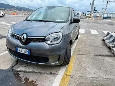 Usata Renault Twingo 30 kW (42 CV) 2024 Grigio Utilitaria