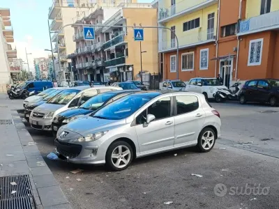 Usado Peugeot 308 109 CV (80 kW) 2010 Gris Utilitario