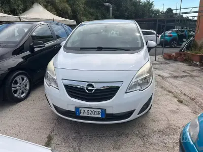 Usata Opel Meriva Cosmo 95 CV (69 kW) 2011 Bianco Monovolume