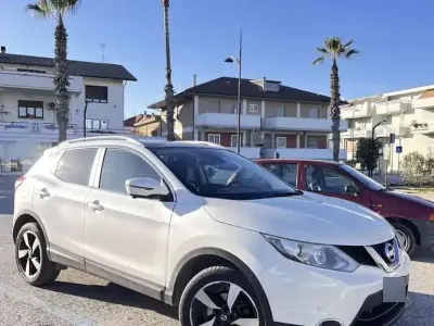 Usata Nissan Qashqai N-Connecta 110 CV (80 kW) 2017 Bianco SUV