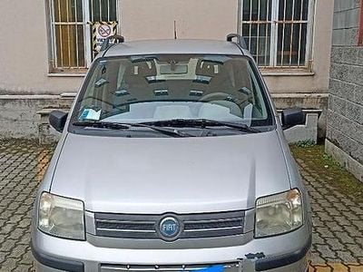 Begagnad Fiat Panda Dynamic 75 HK (55 kW) 2006 Grå Halvkombi