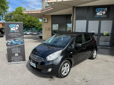 Usata Kia Venga 90 CV (66 kW) 2010 Nero Utilitaria