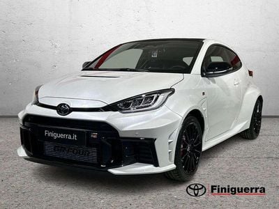 Ny Toyota Yaris Aero 280 HK (205 kW) 2026 Vit Halvkombi