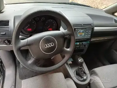 Usata Audi A2 Ambiente 75 CV (55 kW) 2000 Utilitaria