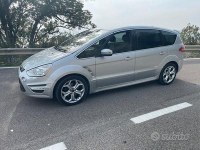 Usata Ford S-MAX Sport 2013 Grigio Monovolume