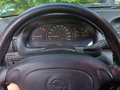 Usata Opel Astra 90 CV (66 kW) 1997 Verde Station wagon