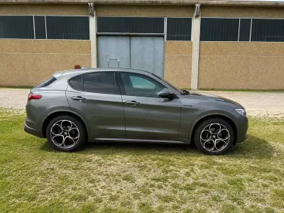 Käytetty Alfa Romeo Stelvio 209 HP (153 kW) 2020 Harmaa Katumaasturi