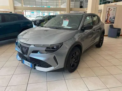 Usata Alfa Romeo GT Junior 136 CV (100 kW) 2025 Grigio arese met SUV
