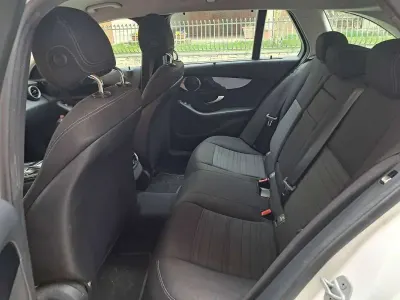 Usado Mercedes C200 Executive 136 CV (100 kW) 2015 Blanco Familiar