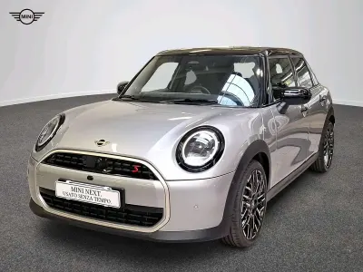 Nuova Mini Cooper Favoured 150 kW (204 CV) 2025 Grigio Utilitaria