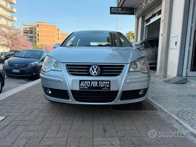 Usata VW Polo Comfortline 80 CV (58 kW) 2009 Grigio Utilitaria