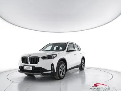 Käytetty BMW X1 150 HP (110 kW) 2023 Valkoinen Katumaasturi