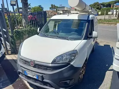Usata Fiat Doblò Lounge 120 CV (88 kW) 2019 Bianco Monovolume