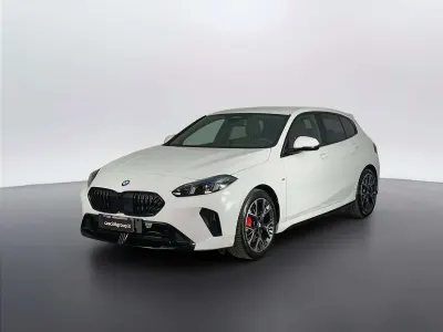 Usata BMW 120 M Sport 163 CV (119 kW) 2025 Alpinweiss iii pastello Utilitaria
