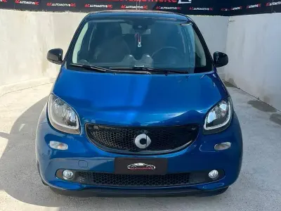 Begagnad Smart ForFour Prime 90 HK (66 kW) 2016 Blå Halvkombi